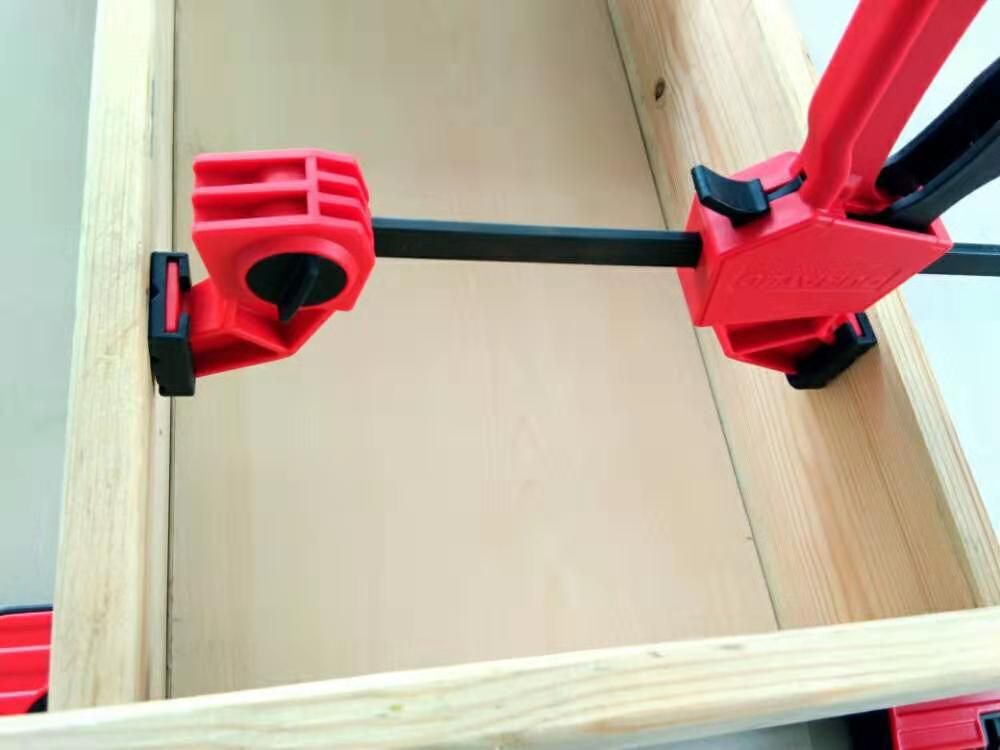 Truhlářská svěrka 110 kg – 6'' – 150 x 60 mm KD10707