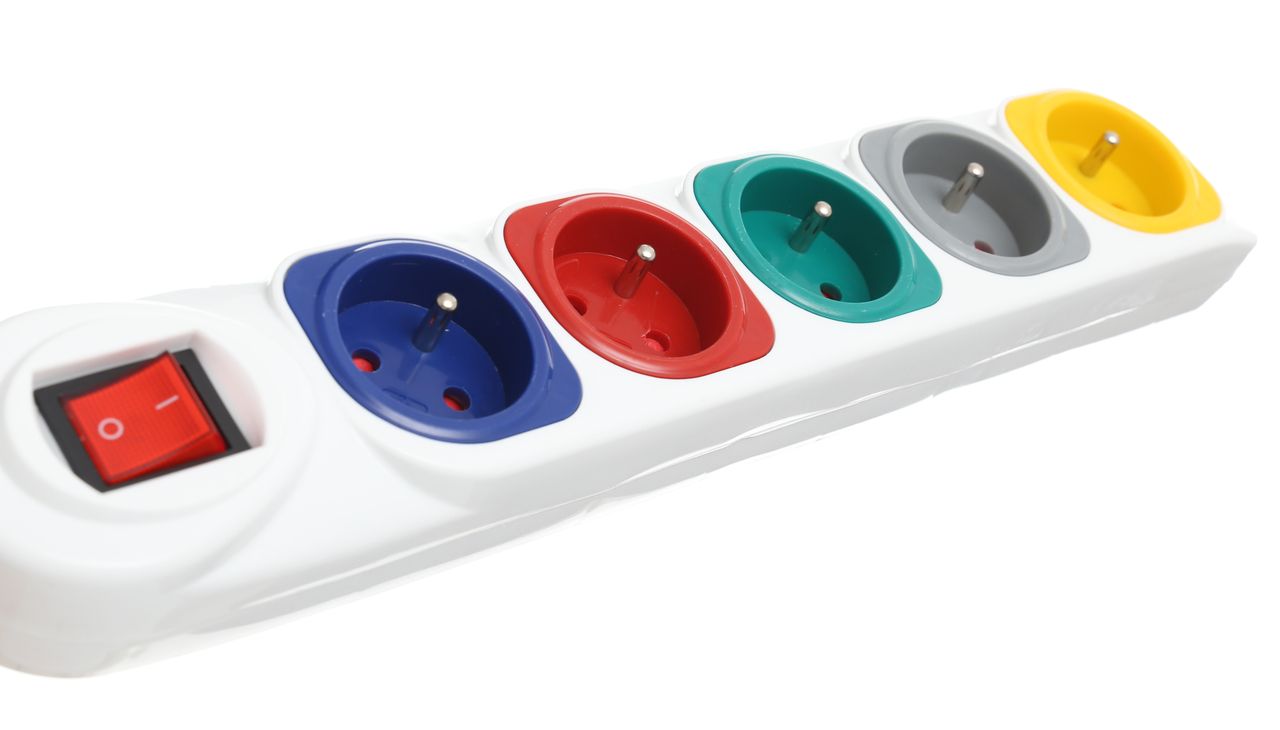 Prodlužovací kabel 1,5 m 5 zásuvek KD4008