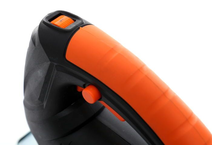 Přímočará pila 700W KD1675