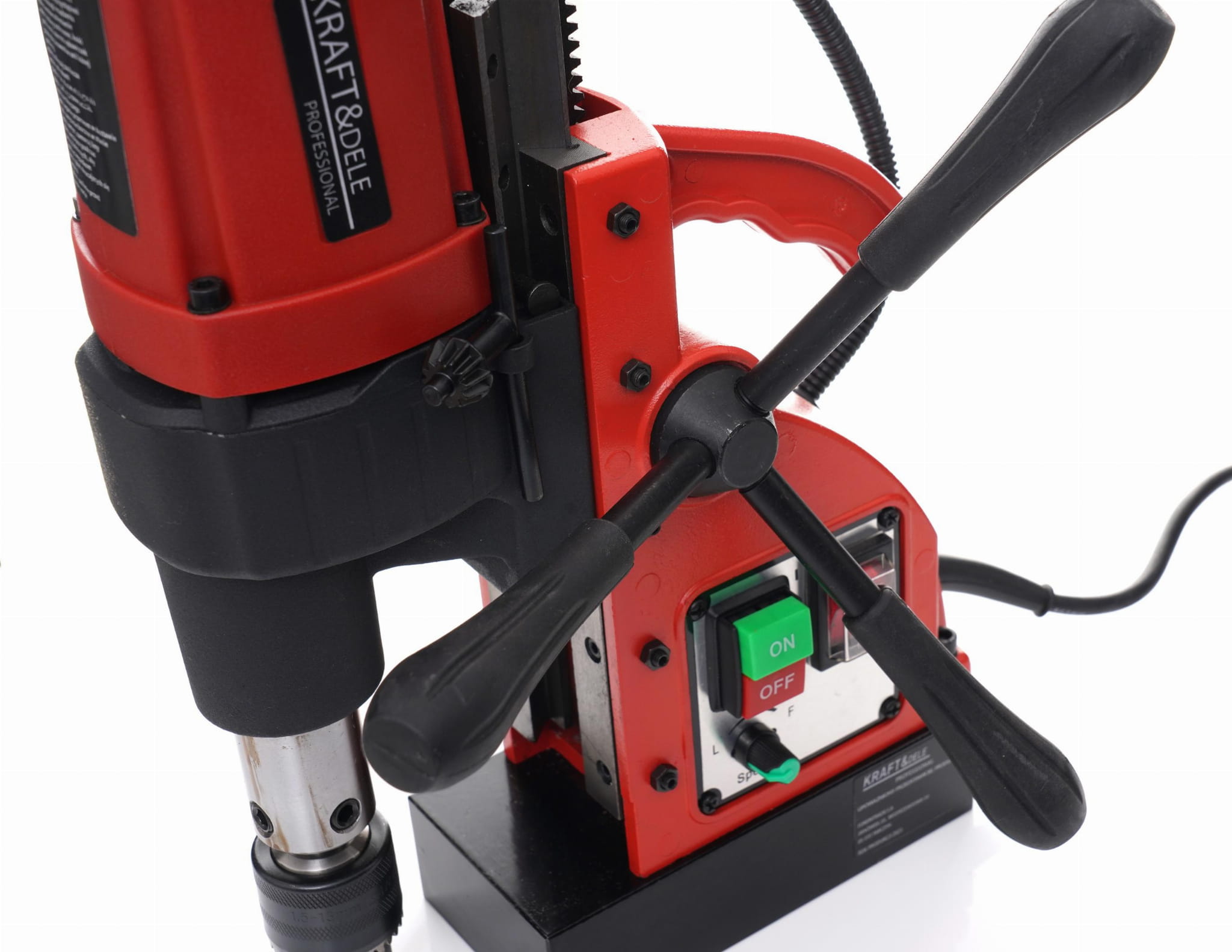 MAGNETICKÁ VRTAČKA / 2150 W / 1700N / 13 mm KD1381