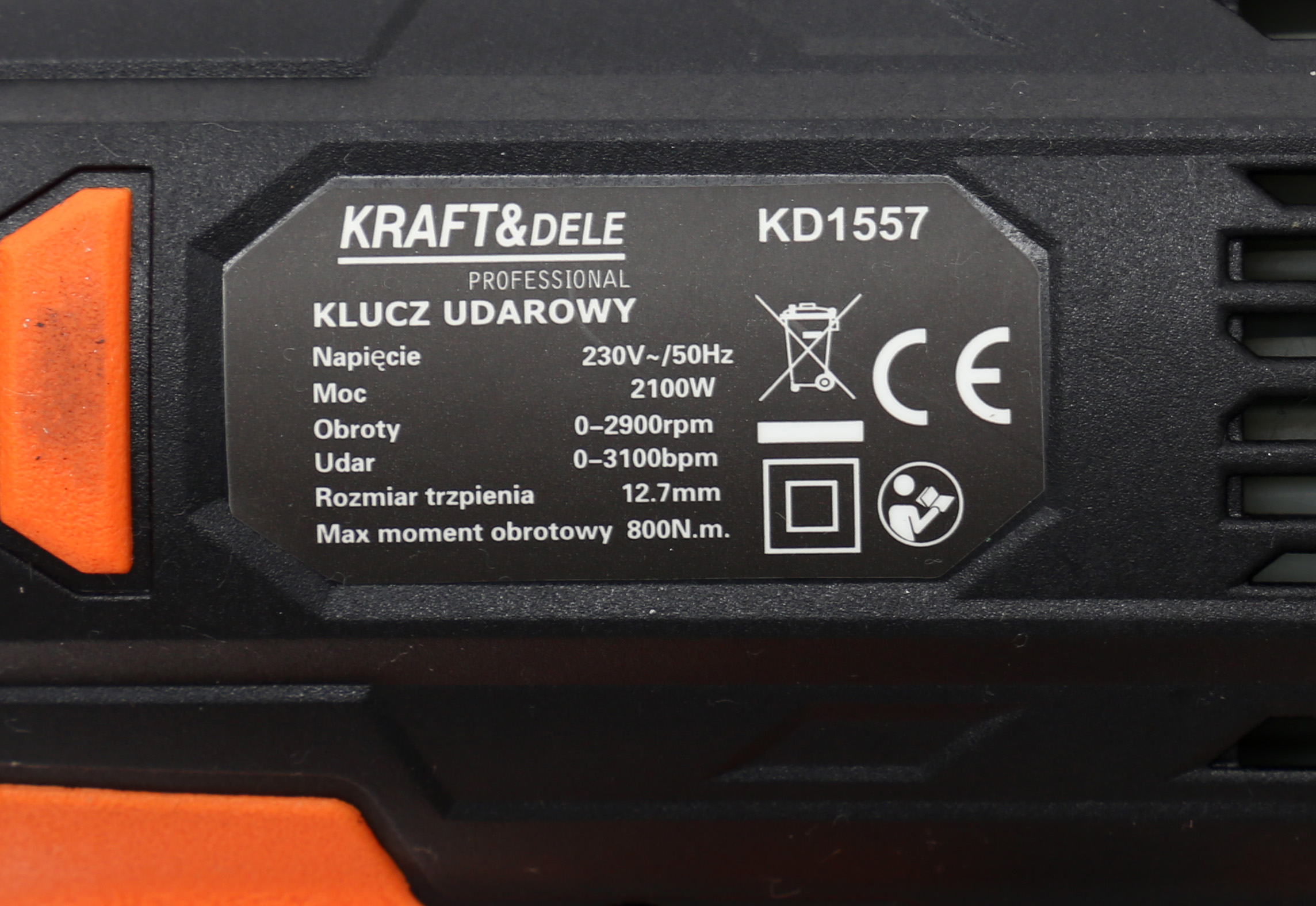 ELEKTRICKÝ PŘÍKLEPOVÝ UTAHOVÁK 2100W 1/2" KD1557